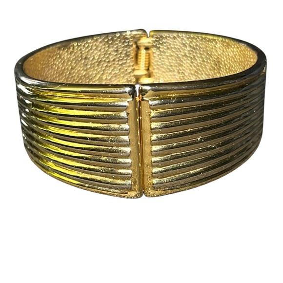 Vintage Art Deco Style Ribbed Gold Tone Clamp Clamper Bangle Bracelet - Picture 6 of 6